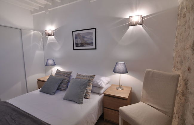 Picasso Apartments - Photo 3