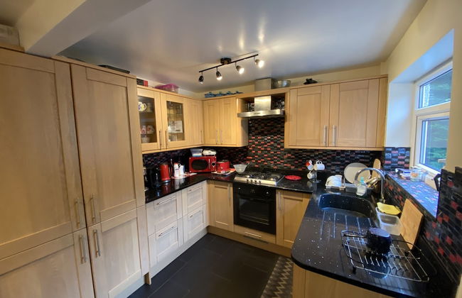 Stunning Beautiful 4-bed House in South Wales - Foto 1