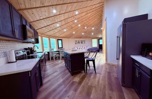 Stunning Lakefront Treehouse! Must book! - Foto 17