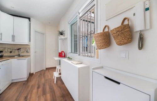 Urban Charm Rooftop Apartment with Vista - Photo 24