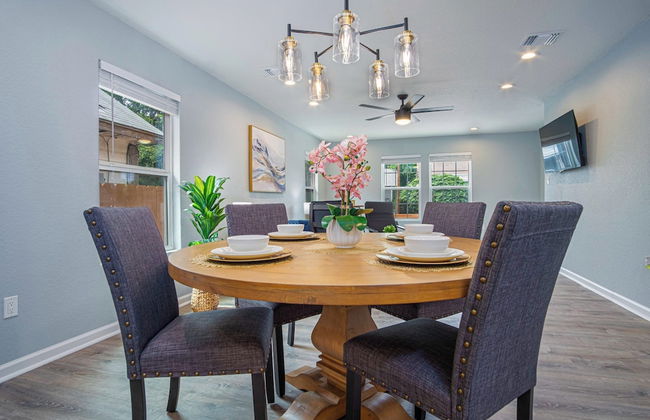 Spacious Delightful 4 BR/ 3 BA Close to Downtown - Foto 34