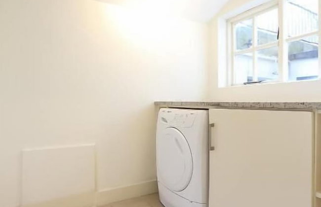 St. Stephen's Green Apartments - Photo 15