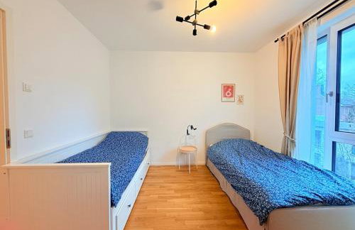 New-three room-Entire Apartment with two Balconies & Garage, Central-Fast Access to City Center - Barmbek -Stadtpark - Foto 29