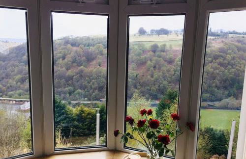 The Crest Hillside Retreat With Hot Tub - Foto 25