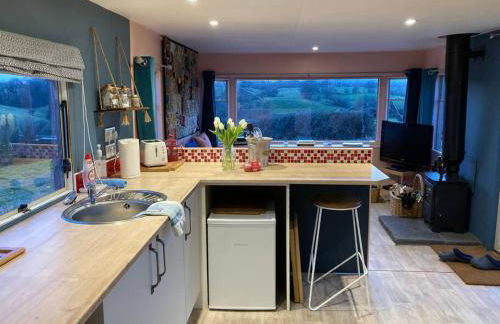 A charming unique lodge, with log burner and incredible views - Foto 22