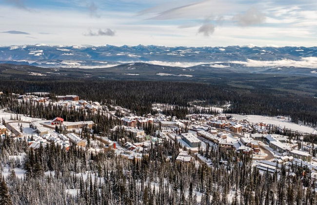 Raven's Nest - Luxury Pet Friendly Condo w/ Private Hot Tub & Mountain Views - Foto 60