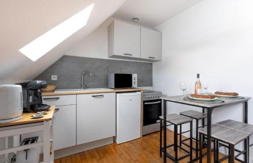 Home cinema- Netflix free - Proche aéroport Beauvais, Chantilly, forêt de Hez-Froidmont, parking public gratuit, Wifi & Netflix - Foto 7