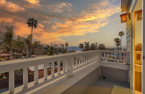 Coastal retreat near the beach w Panoramic Ocean Views, Rooftop Deck, & Firepit - Foto 5