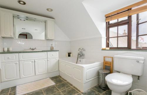 Beautiful 5-Bedroom Home with Cinema & Games Room - Foto 11