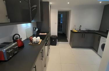 Contemporary and Spacious Home - Foto 14