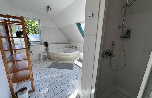 Relaxen am Meer - mit Parkplatz und Whirlpoolwanne, Ostsee - Photo 17