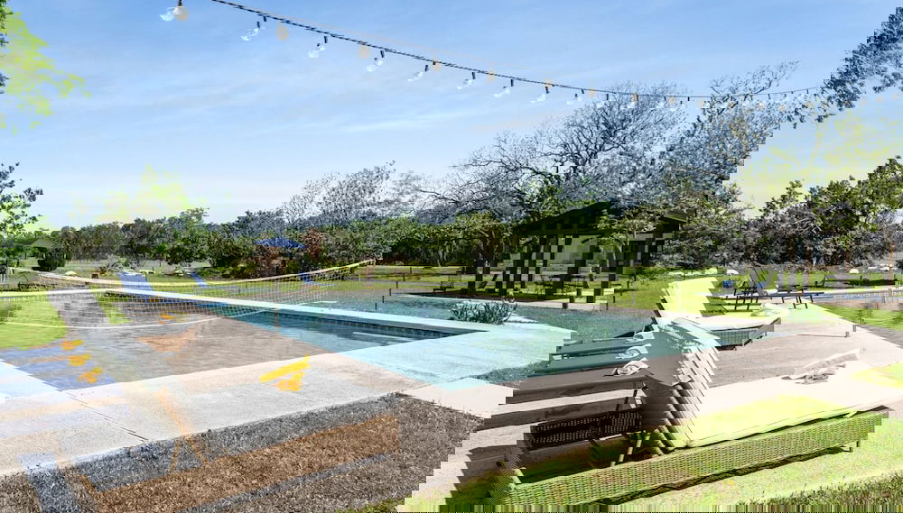 Upstay - Farmhouse on 10 Acres w Pool-tennis-games - Foto 1, Habitación