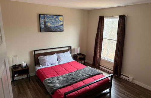 Spacious and tranquil 5br house in charming East Stroudsburg w game room, pets allowed - Foto 35