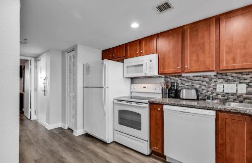 Ocean View 1BR Condo with Private Balcony - Foto 24