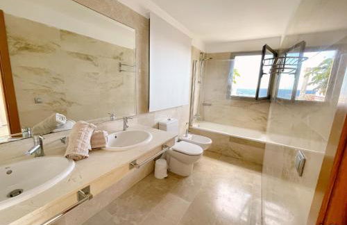 Luxury Oceanview Villa de Nava with heated private pool - Foto 35