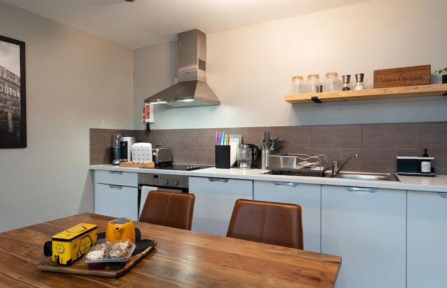 High Street Town House - Photo 37