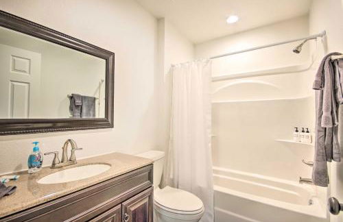 Peekaboo Water Views Lake O the Cherokees Cabin - Foto 15