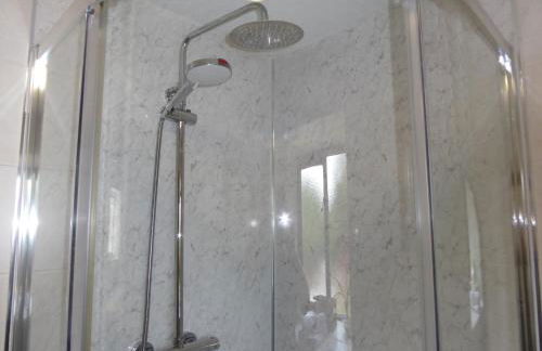 Romeo Cottage - Sleeps 4 - Open Plan Barn - Private Hot Tub & Garden - Foto 39