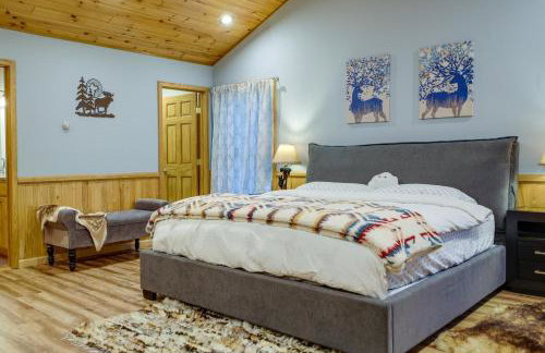 Adirondack Retreat with Heated Pool and Scenic Views! - Foto 12