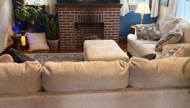 Tree House 6 bedrooms, 2 blocks from everything - Foto 2