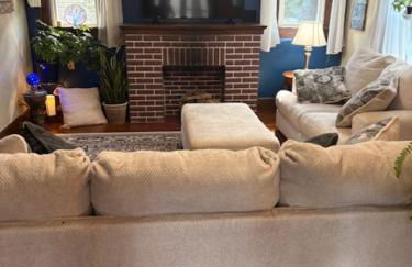 Tree House 6 bedrooms, 2 blocks from everything - Foto 2