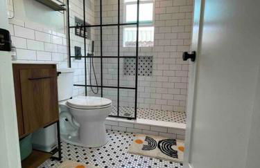 Huge Updated Spanish Apt - Steps to Beach & Bay! - Foto 46