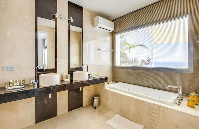 Tranquil San Jose Villa with 6 Bedrooms 1045 - Photo 31