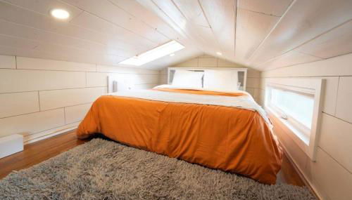 Lofted Bedroom Teal Tiny Home with Creek Views - Foto 4