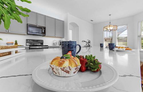 Relax, Play & Unwind in Paradise! Poolside Fun & Resort Vibes - Villa Sail Away - Foto 23