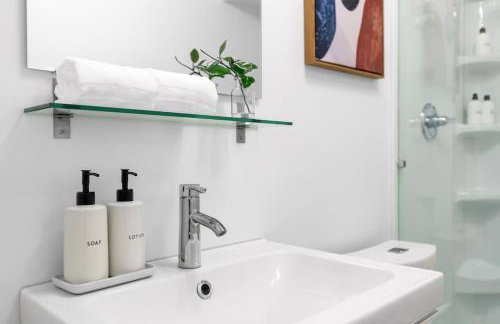 Modern and Relaxing Lake Sammamish View House - Foto 30