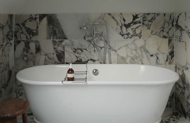 Oldschool - Exclusive House Surrounded by a Dyke - Photo 4