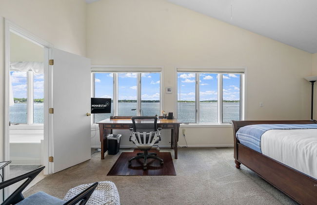 The Giraffe House - Photo 11