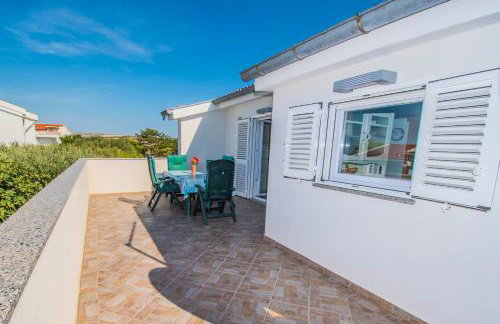 Apartment Gianni only 70m from the sea, island Pag - Foto 26