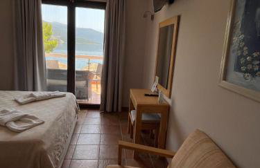 Trizonia Bay Hotel - Photo 53