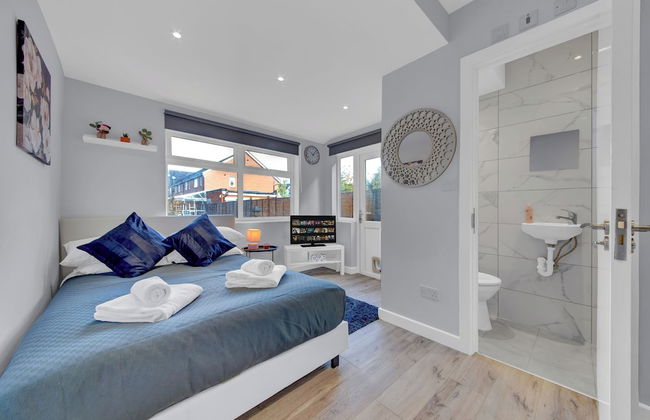 Charming Serviced Studio West Drayton London UB7 - Photo 3