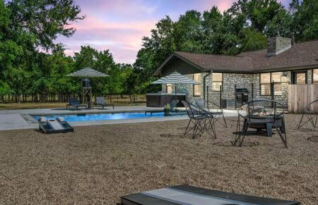 Hot Tub Pool + Firepit + Gameroom ~ Guesthouse - Foto 23