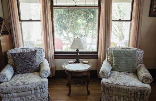 Southeast Portland Comfy & Eclectic Craftsman Home - Foto 24