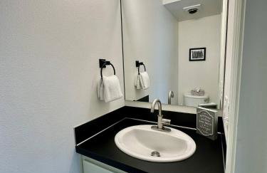 Duck Den - 3BR Near UofO Campus - Photo 17