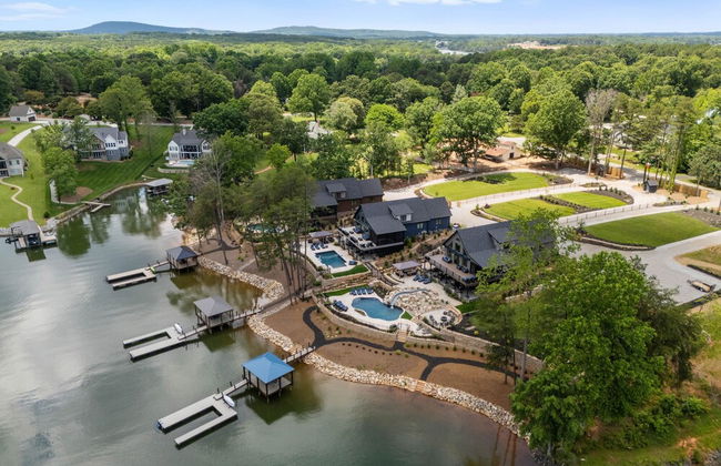 Gray Fox Lodge by Avantstay Waterslide Pool Theater Sleeps 23 - Foto 79