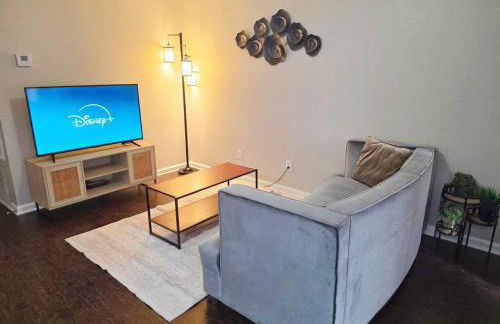 Cozy 1Bed 1Bath Apt by Downtown and Farmers Market) - Foto 1