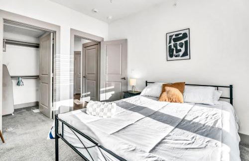 Bright 2BD 2BA Suite Gym and Pool City Center Stay - Foto 14