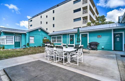 Sun-Soaked Coastal Hideaway - Steps to Beach! - Foto 25