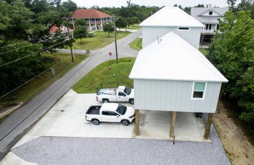 Modern Waveland Home with Deck - Walk to the Beach! - Foto 27