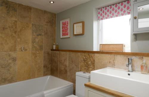 Charming Barn Retreat Near Pewsey & Woodborough - Foto 25