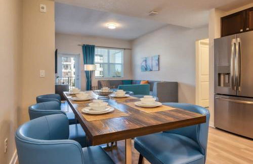 Prime Location-Spacious Condo for 8 Guests - Photo 4