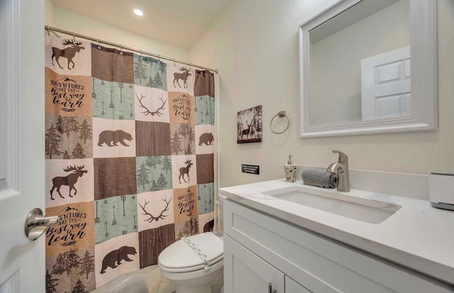 Bear Creek Bliss by Avantstay Sleeps 16 + Game Room, Deck, Fire Pit! - Foto 11