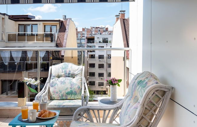 Colorful Studio With Balcony - Free Parking - Foto 15