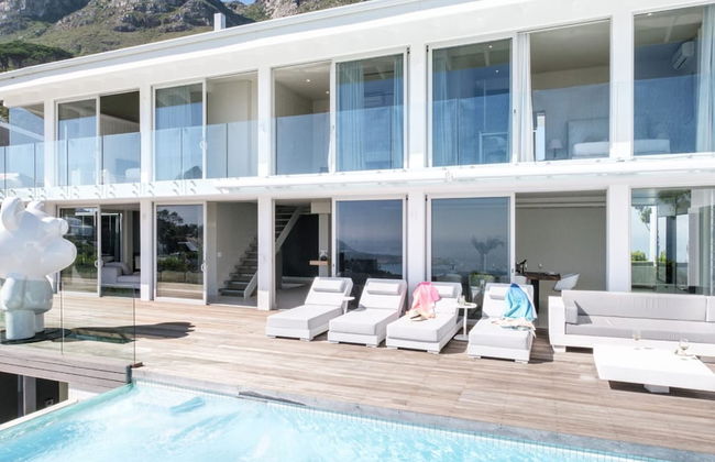 Exceptionally Unique Magnum Villa w Sea Views - Photo 1