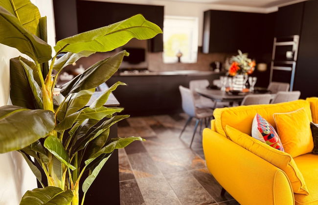 Luxury Adult-only 2-bedroom Bungalow With Hot Tub - Foto 18