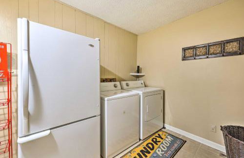 Holiday Island Home: Hot Tub & Wood Stove! - Foto 21